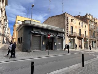 Edifici  Carrer monturiol. Finca en venta en el centro de figueres