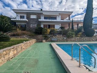 Xalet  Carrer arquímedes. Villa de lujo con vistas panorámicas en roses  costa brava