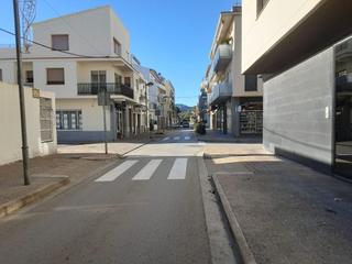 Local Comercial  Carrer castellar. Carniceria equipada en llançà  zona puerto
