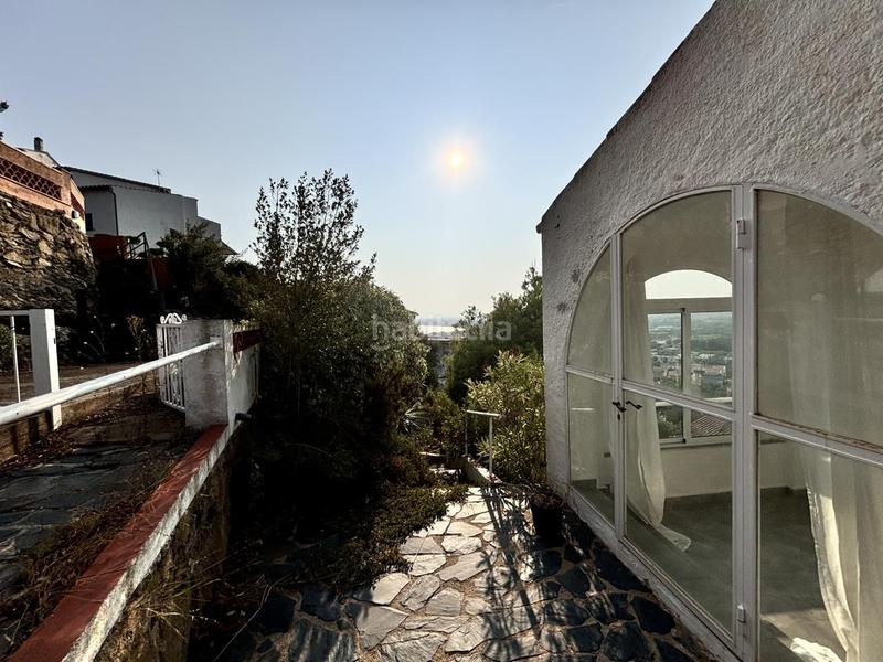 Foto d2f0d493-cef6-40c3-93eb-180b3ff927a7. Chalet casa reformada con magníficas vistas en plena naturaleza un lugar único para vivir! en Roses