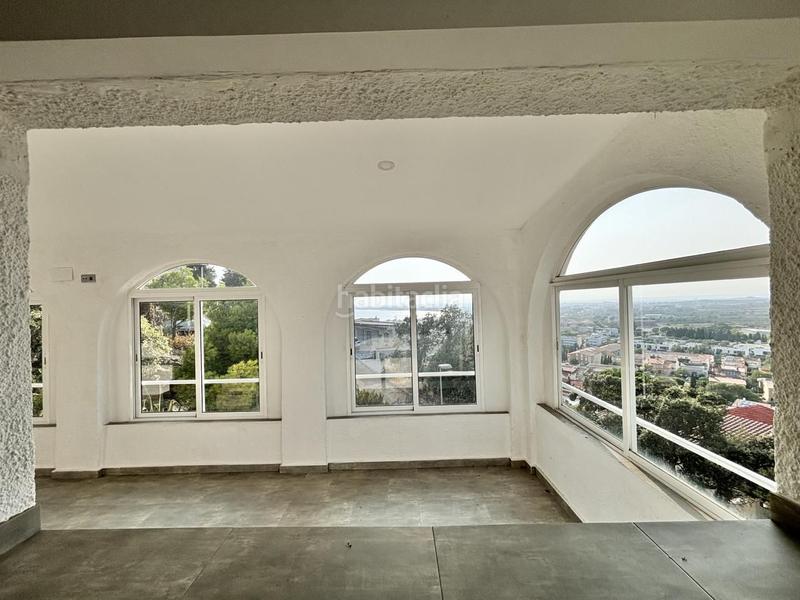 Foto f6d11a1d-199d-41b3-8b43-04d32a33de06. Chalet casa reformada con magníficas vistas en plena naturaleza un lugar único para vivir! en Roses