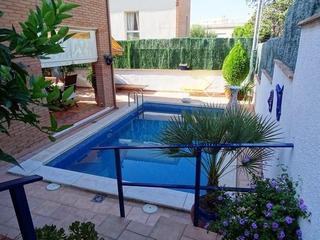 Xalet  Carrer miro. Casa impecable en el centro con piscina