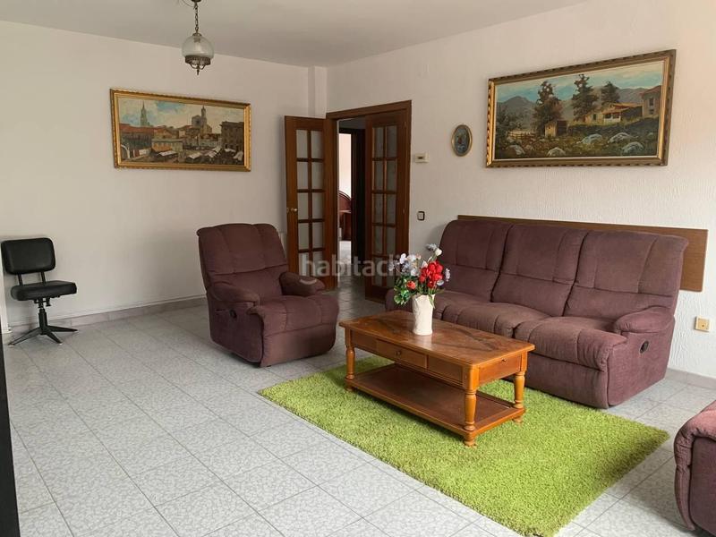 Foto 103bf88b-c76a-4e8d-86d3-b28aa9411de4. Chalet edificio ideal inversores en Eixample-Horta Capallera Figueres