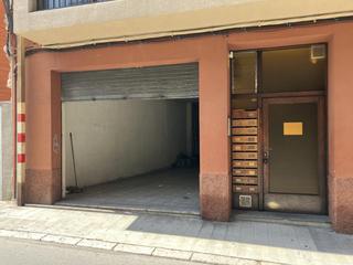Lloguer Local Comercial a Creu de la Mà. Local de 108m2 en figueres