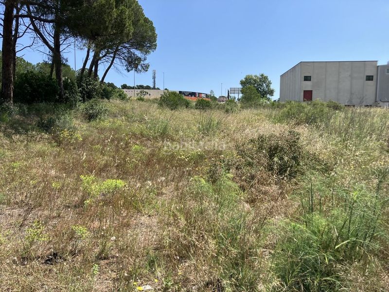 Foto abb936f9-3676-41b3-b87a-d2f897c07402. Solar industrial a Eixample Residencial Escala (L´)