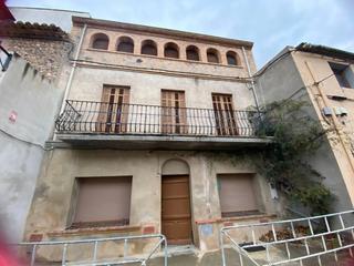 Xalet a Torroella de Fluvià. Excepcional casa de 335 m en torroella de fluvià con inmenso jar