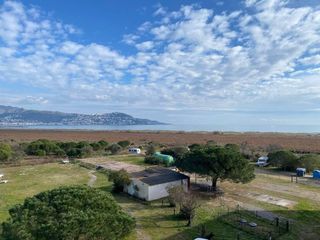 Pis  Camino disseminat. Piso con impresionantes vistas despejadas al mar y aiguamolls