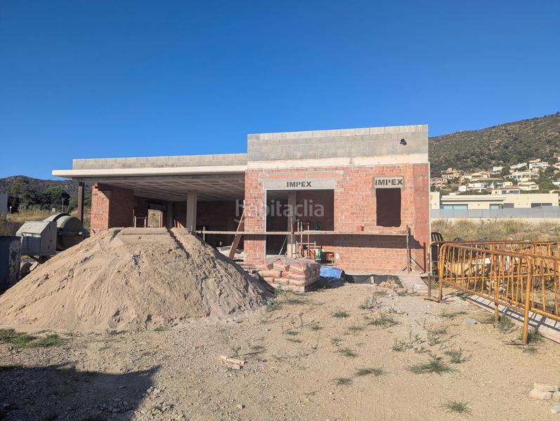 Foto 08fd3e1c-4425-4ae1-a5f3-52c30dda4a1e. Chalet  obra nueva en palau savardera en Palau-saverdera