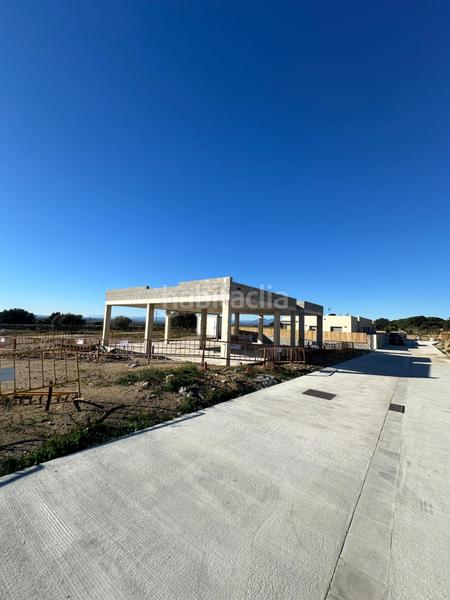 Foto b5d9c630-7927-47df-9ddd-e25cb329ac7d. Chalet  obra nueva en palau savardera en Palau-saverdera