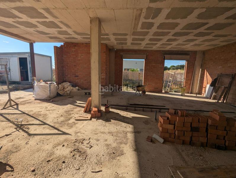 Foto c99be92b-d781-49d7-88db-a49ffbf3d404. Chalet  obra nueva en palau savardera en Palau-saverdera