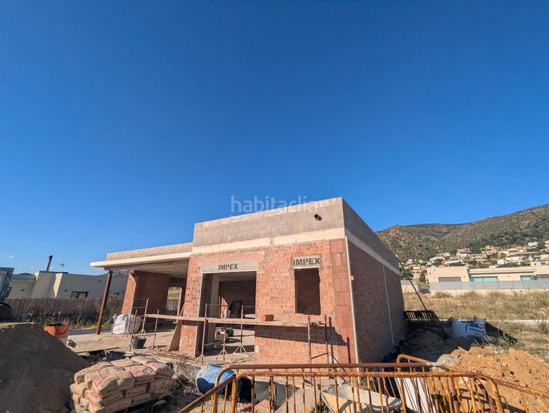 Foto dc95a4f6-7236-4f78-813f-8186eb24cf60. Chalet  obra nueva en palau savardera en Palau-saverdera