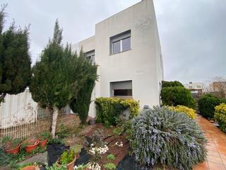 Xalet  Passatge puigmal d. Encantadora casa en empuriabrava  sector puigmal