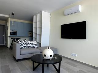 Location Studio  Delta muga. No es un alquiler anual, es una compra aplazada. estudio reforma