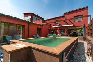 Chalet  Calle fitor. Encanto tradicional y confort moderno en el corazón del empordà