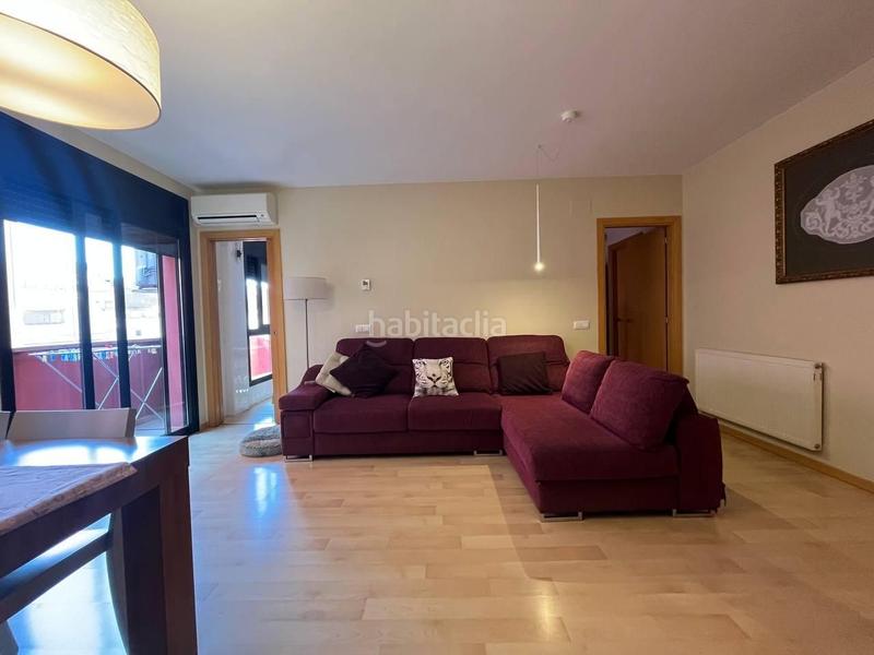 Foto 1f596c9c-997e-4339-a085-9fb3b9fda6dd. Piso exclusivo dúplex con parking en el centro en Figueres