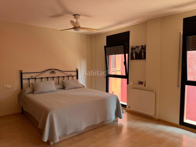 Foto 5ad6bd63-a0ea-4e7b-89a3-7cddf501f3d9. Piso exclusivo dúplex con parking en el centro en Figueres