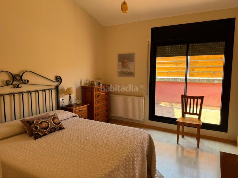 Foto fb54aff7-114f-4234-b83f-c9476085ea2b. Piso exclusivo dúplex con parking en el centro en Figueres