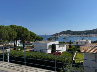Xalet  Puig de la granja. Elegancia mediterránea con vistas al mar en el port de la selva