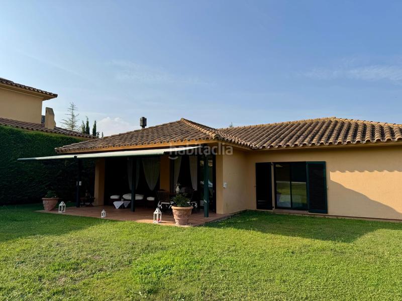 Foto 5e123553-f523-4244-bb78-7f0027434935. Chalet exclusivo chalet en golf torremirona en Navata