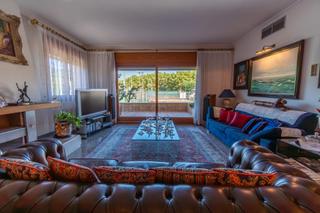 Xalet  Sardana. Exclusiva casa de lujo frente al lago de banyoles con piscina y