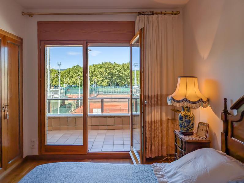 Foto 070f461c-ac31-4c19-980b-a64c6459b577. Xalet amb calefacció aparcament piscina a Banyoles