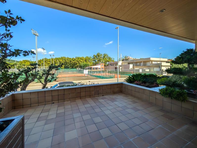 Foto 1ba1e976-55b3-4186-b3d8-e329a3725315. Xalet amb calefacció aparcament piscina a Banyoles