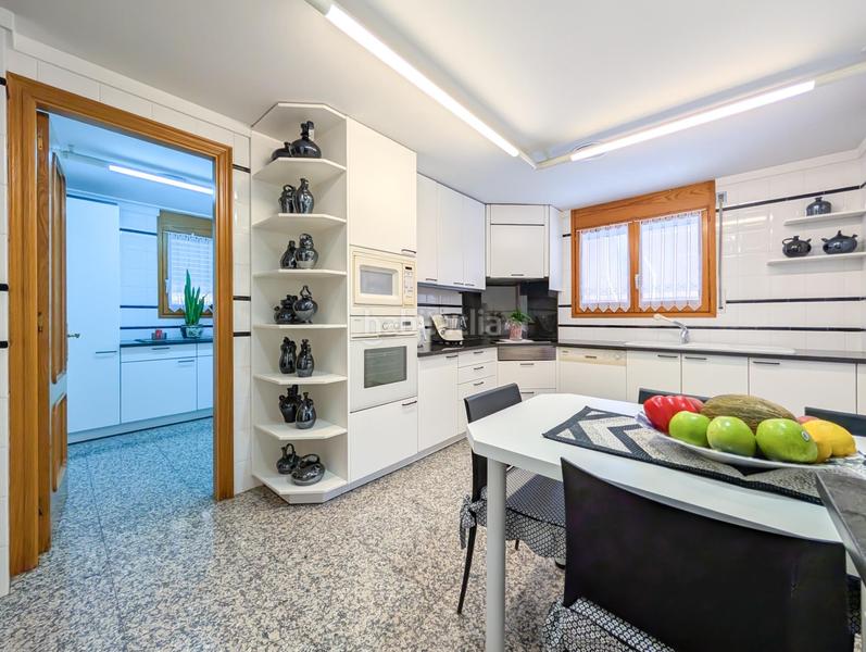 Foto 2d3d757b-6359-48d5-a4a4-07668871e43b. Xalet amb calefacció aparcament piscina a Banyoles