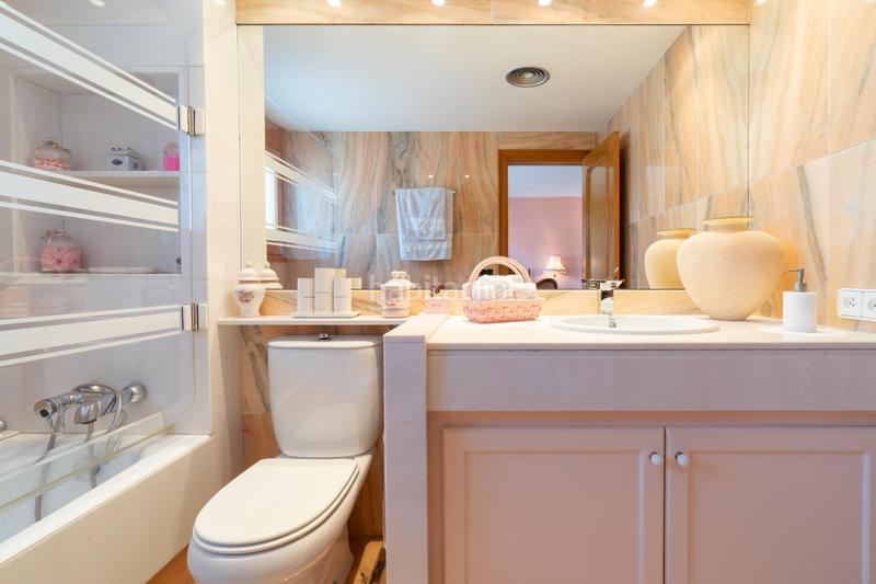 Foto 5cf05d56-d03b-4004-b9a1-24b20c51937a. Xalet amb calefacció aparcament piscina a Banyoles