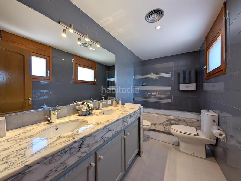 Foto 6467623d-5d35-498e-8beb-50bdd0e4119b. Xalet amb calefacció aparcament piscina a Banyoles