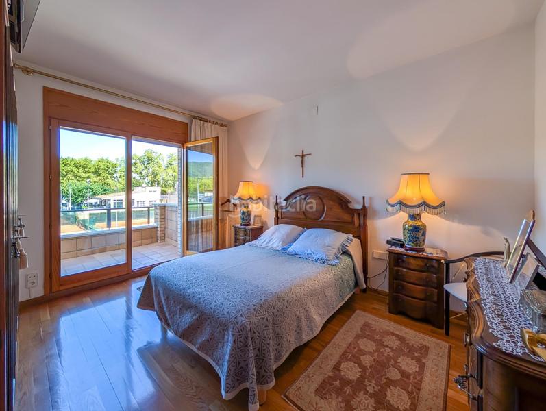 Foto 74760b13-a35a-4b28-9288-d11df9203214. Xalet amb calefacció aparcament piscina a Banyoles