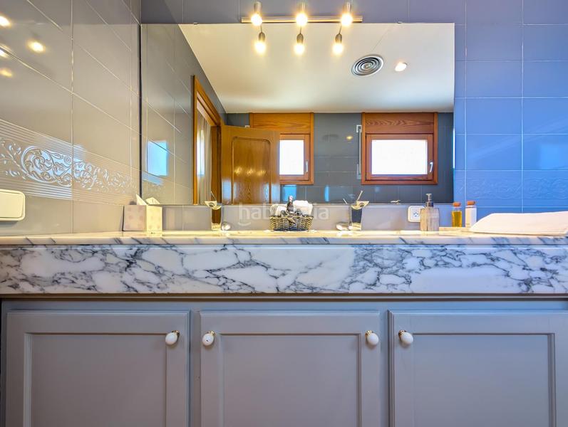 Foto accaf797-306e-4a5d-aa16-53839128d167. Xalet amb calefacció aparcament piscina a Banyoles