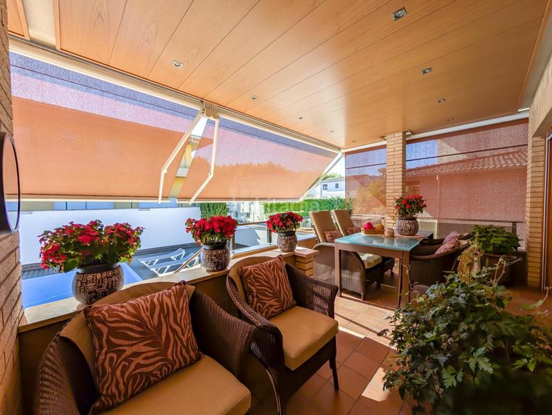 Foto e1fe51dd-f030-40f0-8d79-1914219a0904. Xalet amb calefacció aparcament piscina a Banyoles