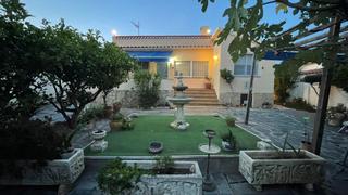 Chalet  Carrer del penedes. Encantadora casa unifamiliar en mas bosca  con vistas al mar