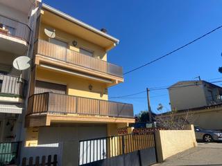 Xalet  Dunes les. Casa soleada con garaje y espacios exteriores para disfrutar