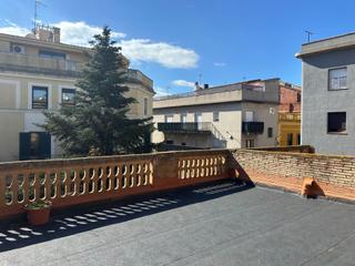 Chalet  Calle rentador. Casa en el centro de figueres con patio, 2 terrazas y gran poten