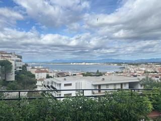 Pis  De la pujada del puig rom. Piso con terraza acristalada y vistas panorámicas al mar y la mo