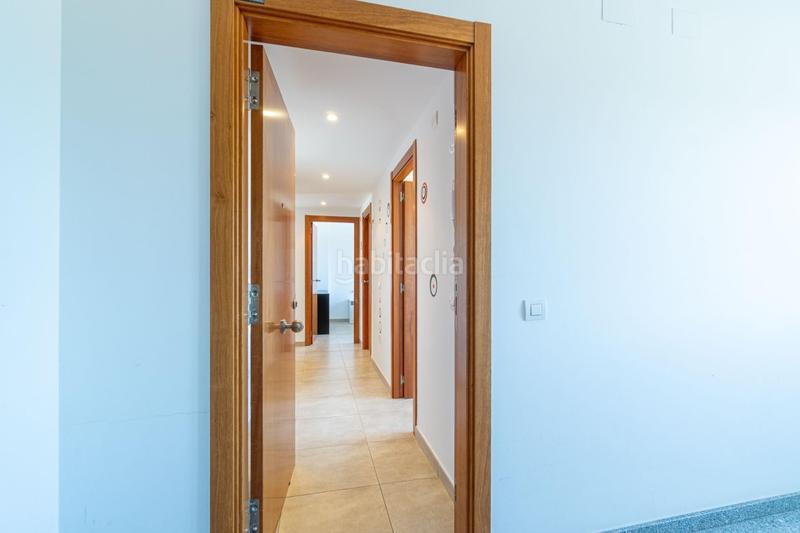 Foto 90091a2c-af55-4b1b-b76a-1f0aef671fb2. Dúplex  con encanto y luz natural , cerca de la playa en Empuriabrava