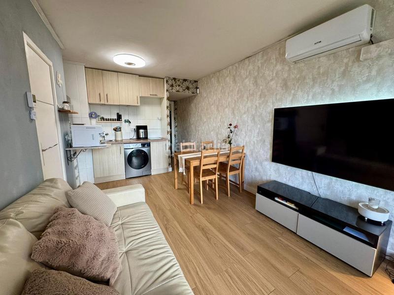 Foto 5bb70dae-975a-4c9d-8b9d-80e78d51d962. Piso encantador apartamento con amarre en santa margarita en Roses