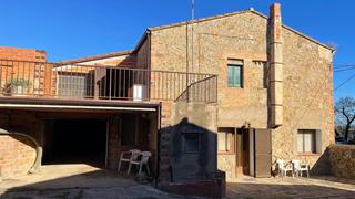 Xalet  Figueres. Casa de pueblo con carácter y gran potencial