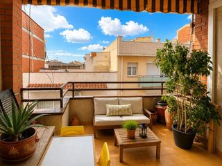 Flat  Del montclar. Piso reformado de 3 habitaciones con 2 terrazas en mas matas  li