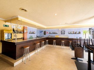 Local Comercial  Avenida riells. Restaurante totalmente equipado en venta en primera línea de pla