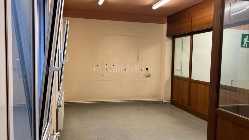 Foto 5410dc63-89ae-481a-bb04-22b211be7c75. Local comercial a Centre Figueres