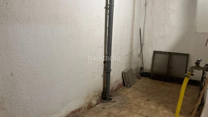 Foto e6c98830-5e48-4501-a7fc-b429772c4627. Local comercial a Centre Figueres