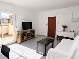 Etagenwohnung  Carrer carrer sant jordi. Ático muy soleado con gran terraza en figueres  ideal inversores
