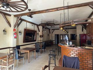 Local Comercial  Mare de deu de montserrat. Local comercial en el centro de roses  120 m2  2 salidas de humo