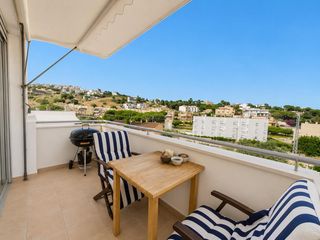 Attico  Calle guillem de bergueda. Impresionante ático con vistas abiertas en llançà  grifeu
