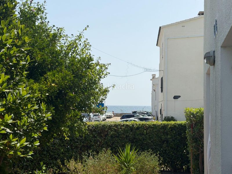 Foto 4050e3d0-f2da-47b1-99c2-9427b23fbd3e. Pis amb aparcament a El Port Llançà