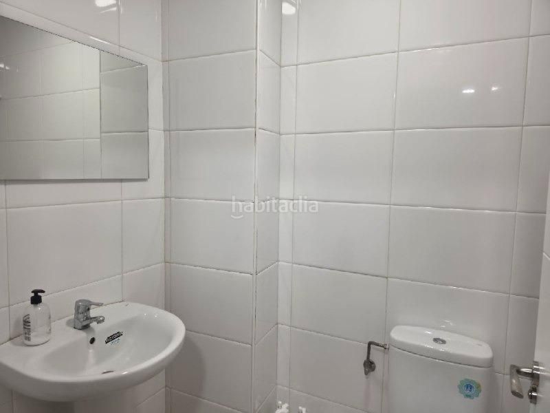 Foto ad73f2cf-fcbc-4b98-a7af-5f43f8b7e317. Local comercial a Centre Roses