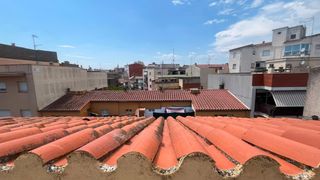 Zweistöckige Wohnung  Carrer carrer compositor abdó mundi. Dúplex con terraza en figueres