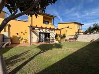 Chalet  Avenida emporda 2. Tu refugio en sant pere pescador jardín, terraza y espacio para